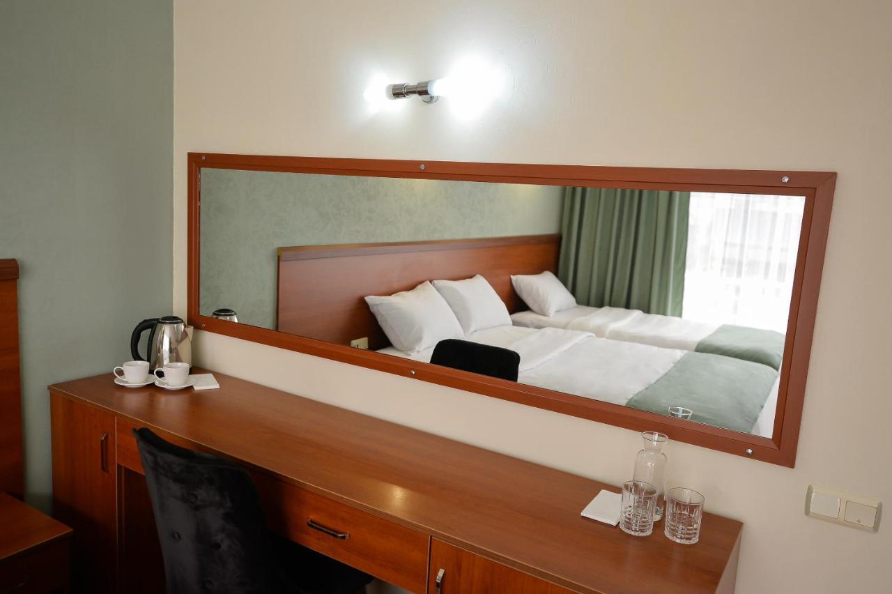 Aura Boutique Hotel Batumi Exterior photo